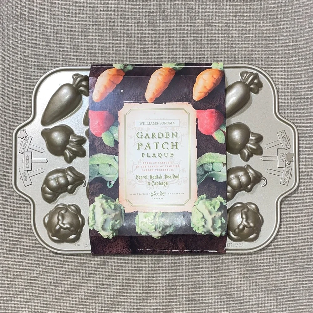 Williams Sonoma Garden Patch Cakelet Pan